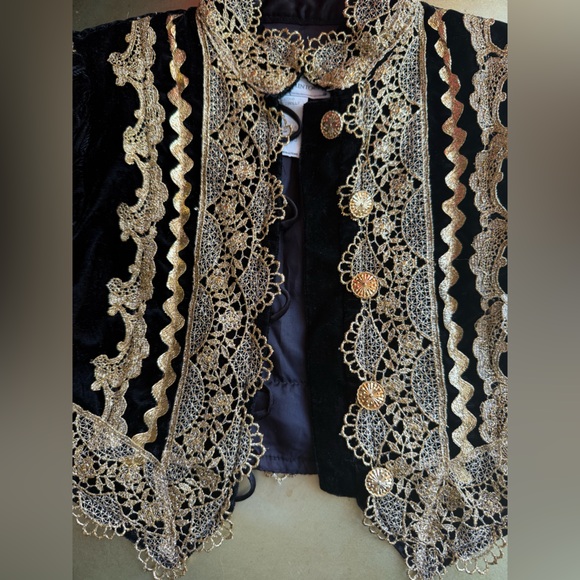EUC Vintage Jessica McClintock Child Black Velvet Jacket With Gold Lace Size 7 - Picture 6 of 8